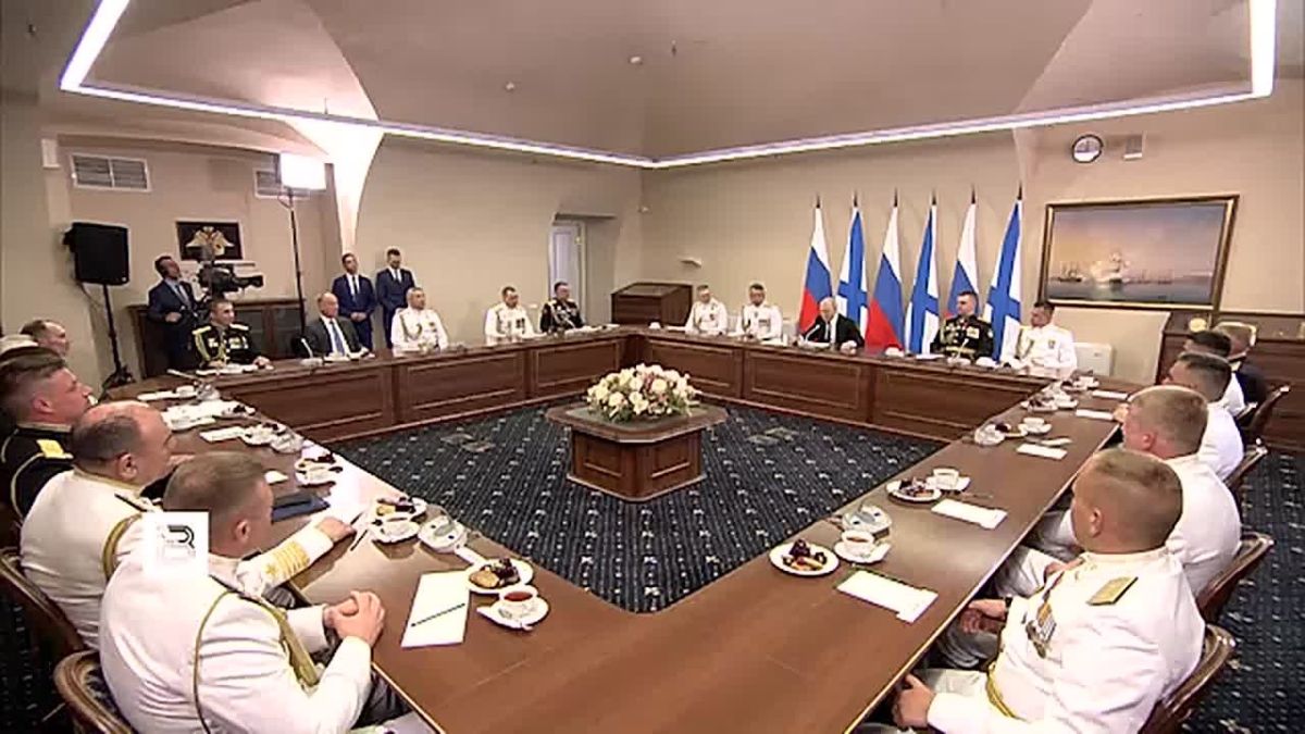 "Все исторически встанет на свои места": Украина рано или поздно утратит западные земли, которые когда-то принадлежали Польше, Венгрии и Румынии, заявил Владимир Путин