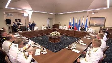 "Все исторически встанет на свои места": Украина рано или поздно утратит западные земли, которые когда-то принадлежали Польше, Венгрии и Румынии, заявил Владимир Путин