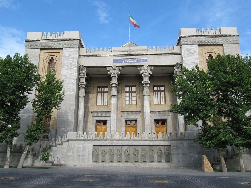 МИД Ирана вызвал временного поверенного Украины в Тегеране после атаки Киева на иранское судно в Каспийском море, утверждает телеканал Press TV