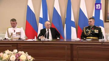 Владимир Путин заявил, что иностранные подводные лодки пытаются заходить на маршруты Северного морского пути
