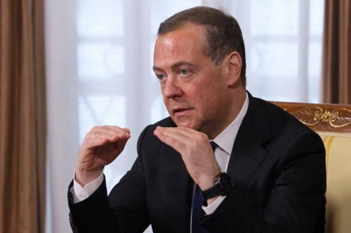Зампред Совбеза России Дмитрий Медведев поделился тремя мыслями о минувшей недели