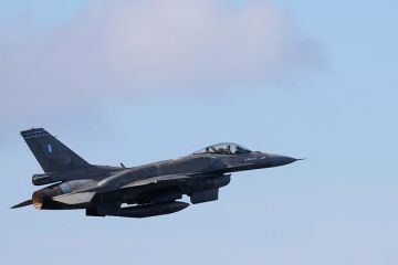 ����������� F-16 ��� �������� �� ����� ������� ������