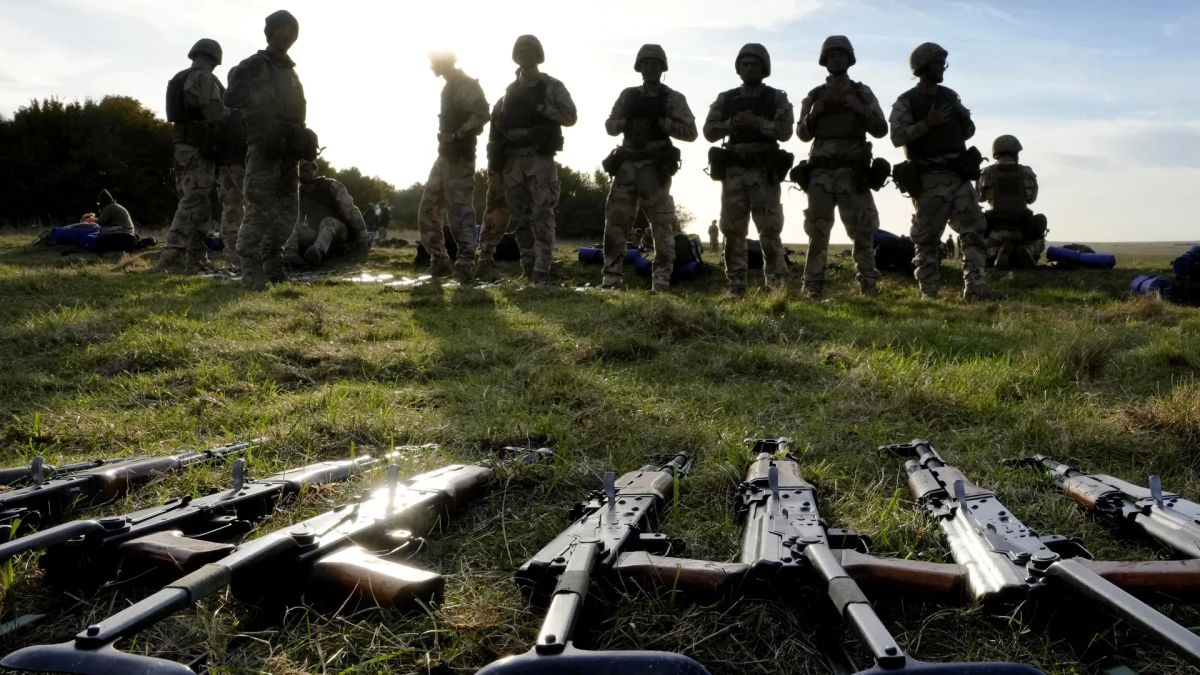 Около 800 тысяч единиц оружия на Украине пропало и было вывезено на черный рынок Европы
