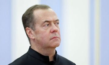Россия сейчас находится в очень важной точке завершения специальной военной операции, заявил Медведев