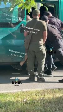 Киевлянину ломали ноги, чтобы влез в микроавтобус ТЦК