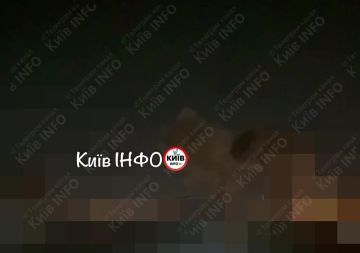 Появились кадры взрывов и результатов ударов баллистическими ракетами по целям противника в Киеве