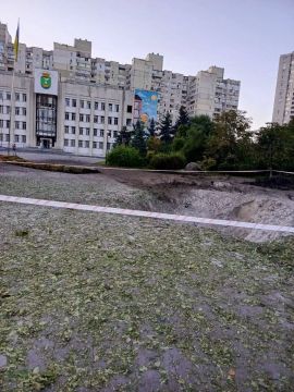 Левый берег Киева, прилеты, воронка маловата для «Искандера»