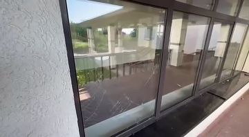Российская ракета "почти попала" в посольство Литвы в Киеве, заявил Науседа