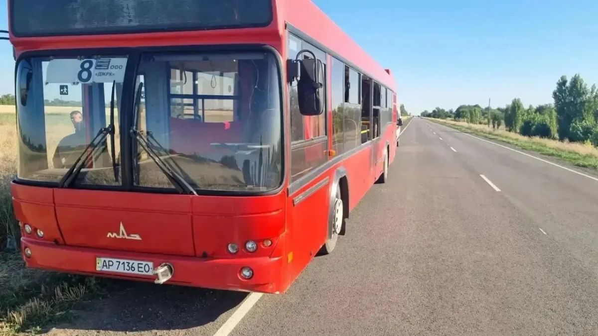 Родион Мирошник: Один мирный житель погиб и 12 ранено в результате атаки украинского дрона по автобусу в Запорожской области