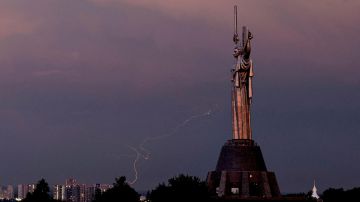 "Надо дожить до слома логистики ВСУ": Бавырин о геополитике, зиме и фатальных последствиях для Киева