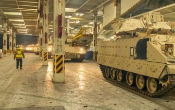 Поставки оружия из США Украине резко сократились