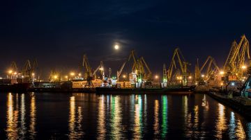 Украина рискует потерять миллиарды из-за остановки портов - СМИ