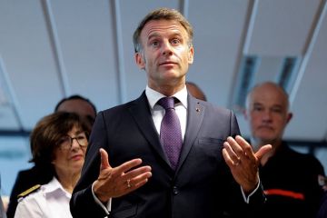 Захарова: Макрон командует Киеву совершать теракты против мирных россиян