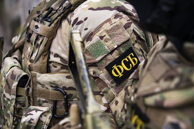 В Калужской области ФСБ задержала 22-летнего россиянина при попытке поджечь военкомат
