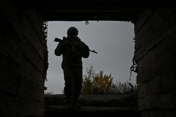 RT: Российский офицер со сломанной ногой две недели находился на переднем крае на СВО