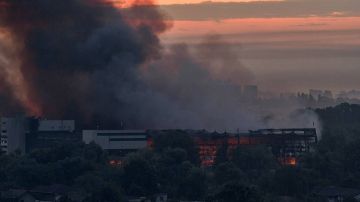 Киев после взрывов затянуло густым дымом