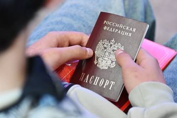 Юрий Баранчик: Путин подписал закон о запрете гражданства для мигрантов с судимостью