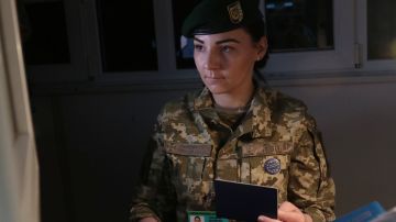 Тысячи фур стоят неделю на границе Украины с ЕС