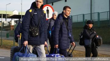 От «временной защиты» к воинскому учету: ЕС меняет правила для беженцев из Украины