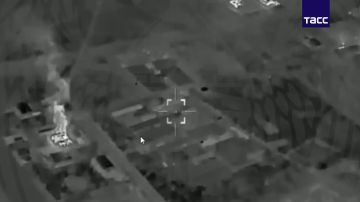 МО РФ показало кадры последствий ударов "Гераней" по логистическому центру в Броварах в Киевской области