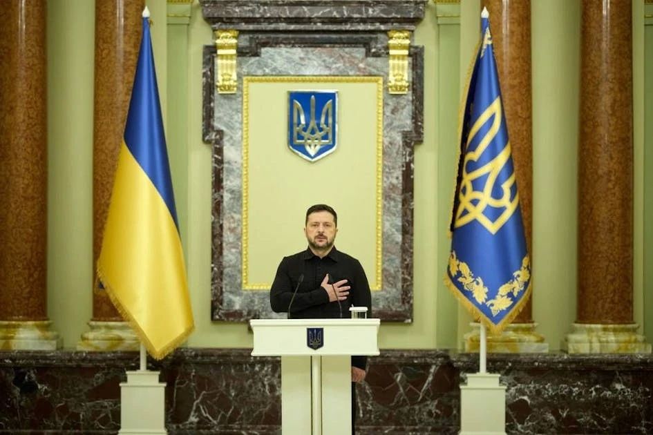 Вячеслав Никонов: Тон изменился. Высокомерие военного героя в духе "Мне не нужен транспорт, мне нужны боеприпасы" постепенно угасает