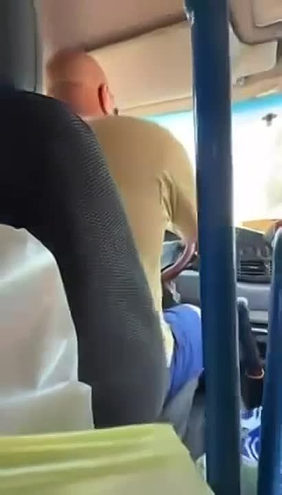 В Черновцах СБУ задержали водителя автобуса, который говорил пассажирам, что «не пойдёт воевать за Зеленского, а настоящие герои – это те, кто защищают свои семьи, а не Украину»