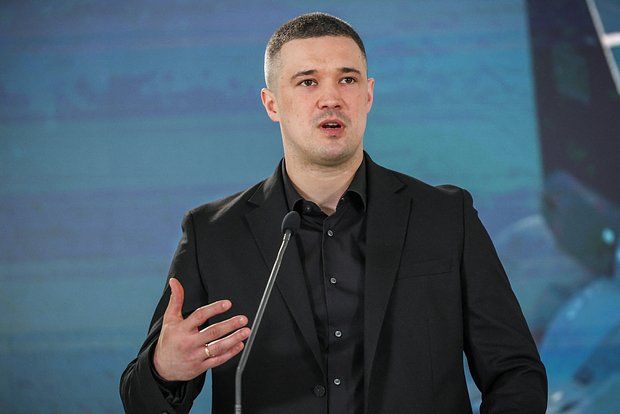 Депутат Рады предложил отправиться в ВСУ бывшему министру обороны Федорову