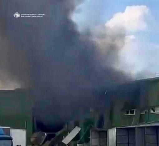 В Днепропетровске зафиксирован прилет по складам логистической компании, сообщает ОВА
