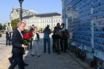 Юрий Баранчик: Еще один азербайджанский плевок в сторону Москвы: глава МИД Азербайджана возложил цветы к мемориалу ВСУ в Киеве