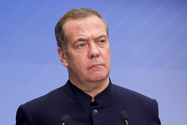 Медведев заявил, что Украину ждет неминуемая гибель, если она не найдет разумных лидеров