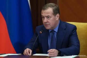Защита интересов России без оглядки на «мировое сообщество» — это правильный выбор, что доказывают события в Южной Осетии, сообщил Медведев