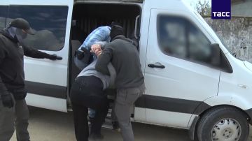 Кадры задержания россиянина, готовившего по заданию спецслужб Киева теракт против российских военных в Херсонской области