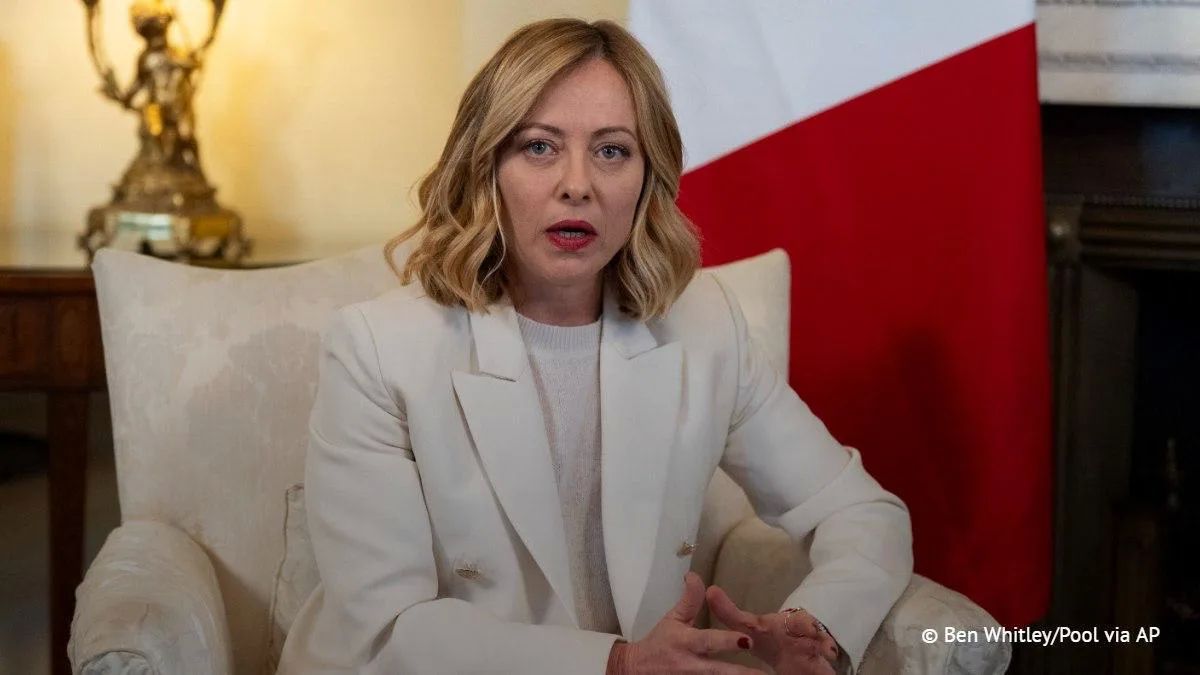 Мелони вынуждена оправдываться за поддержку Украины, сообщила газета Politico