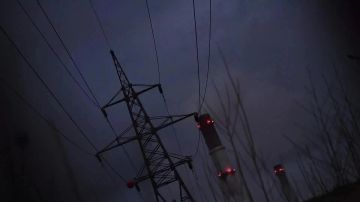 Советник Зеленского Бескрестнов призвал украинцев купить аккумуляторы к зиме