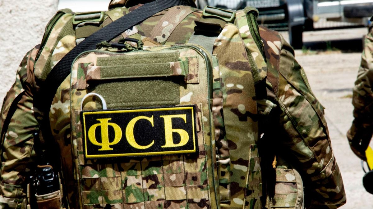 Бомбу замаскировал под пауэрбанк: на Херсонщине задержали агента Киева