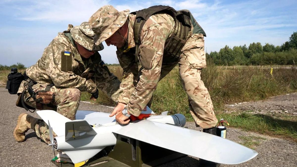 НАТО тестирует на Украине военную нейросеть, рассказал эксперт