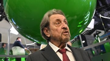Отец Маска заявил об отсутствии демократии на Украине