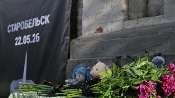 Эдуард Басурин: Старобельск. Пока одни возлагают цветы, другие пилят "золотую гирю"