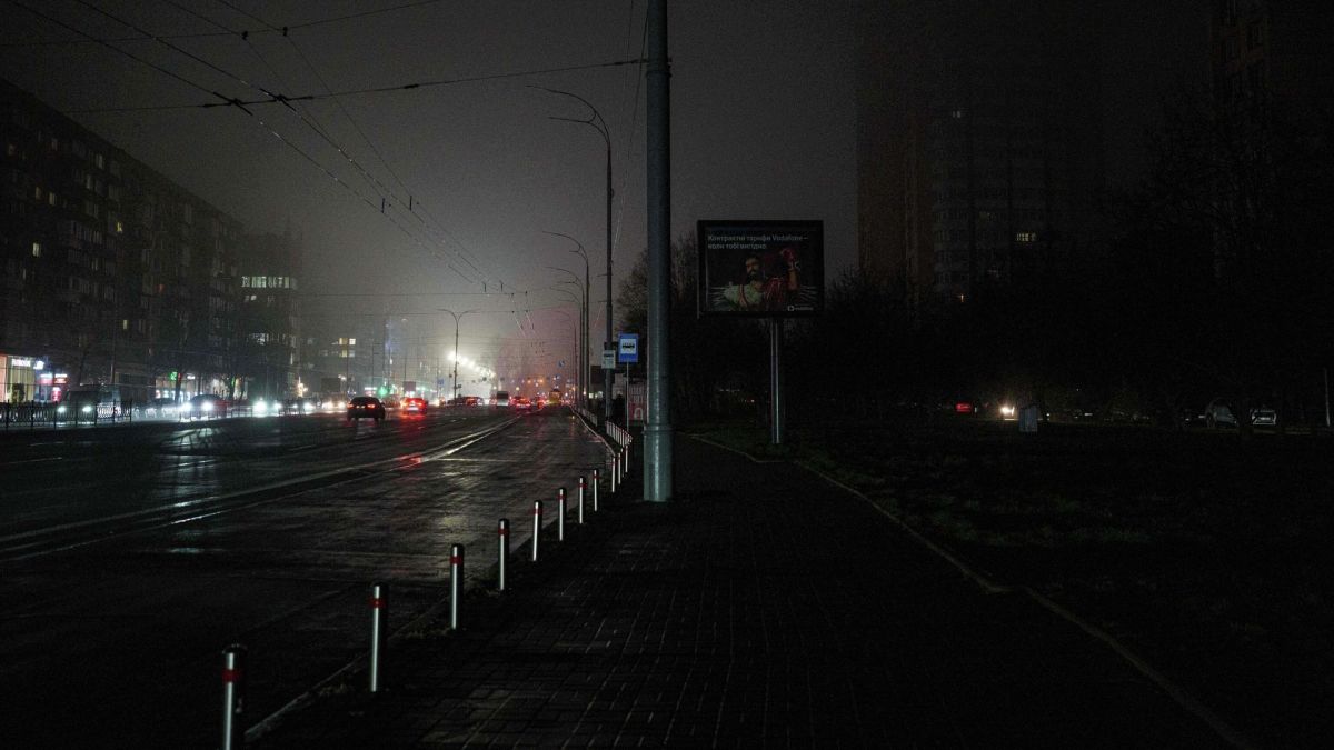 Нардеп призвал жителей Киева и других городов готовиться к зиме без воды и света