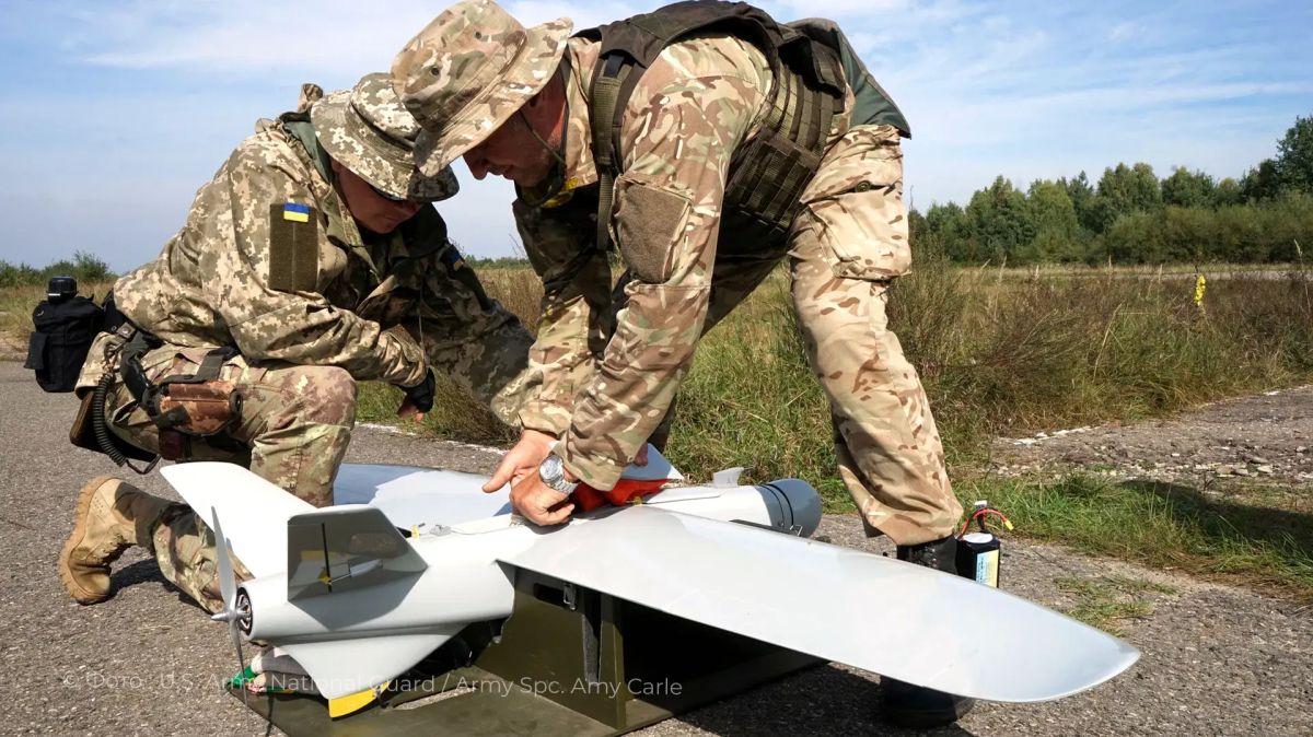 НАТО тестирует на Украине военную нейросеть