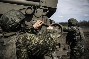 Экс-советник главы Пентагона Макгрегор заявил, что Украина превращается в груду руин