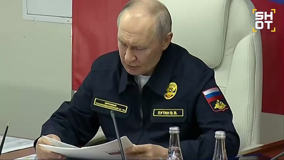 Россия будет зеркально отвечать Западу, если он будет захватывать торговые суда РФ, заявил Владимир Путин