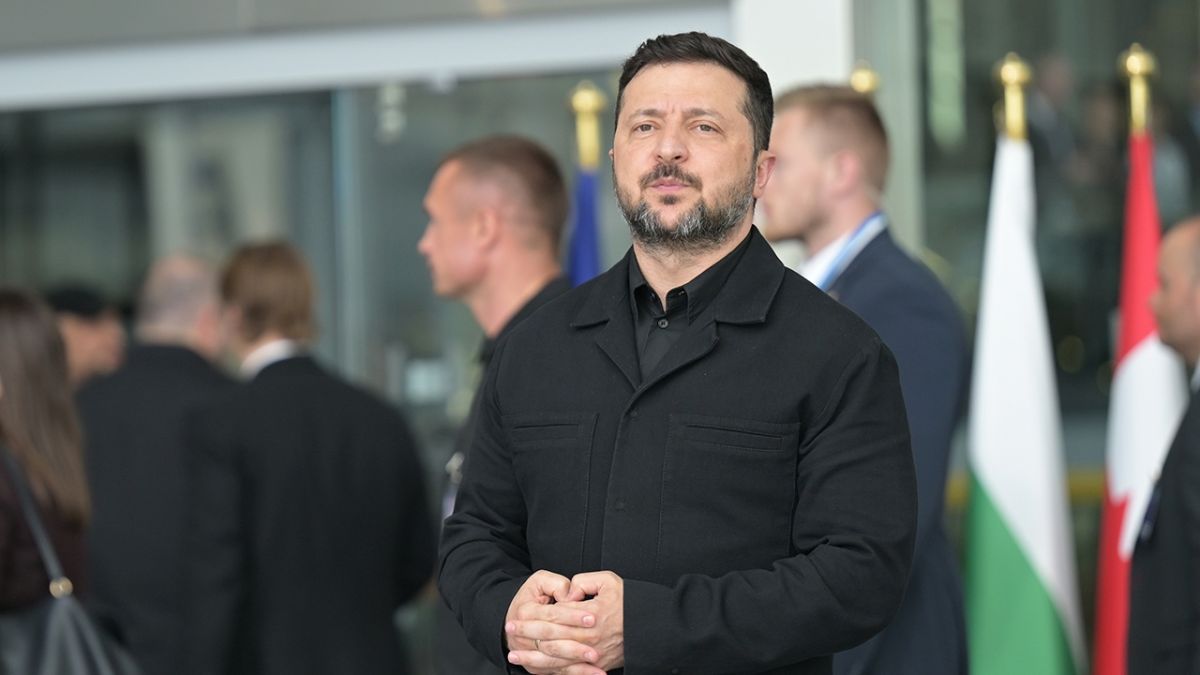 Politico: Зеленский совершил «неуклюжий ход», заявив о непризнании Косово