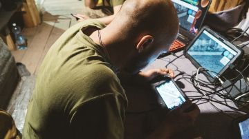 Польша пригрозила перестать оплачивать Starlink для Украины: чего хочет Варшава от Маска