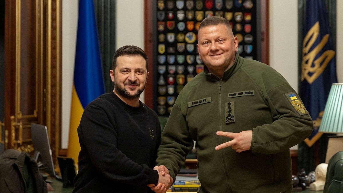 На Украине раскрыли, почему Зеленский отстраняется от Залужного
