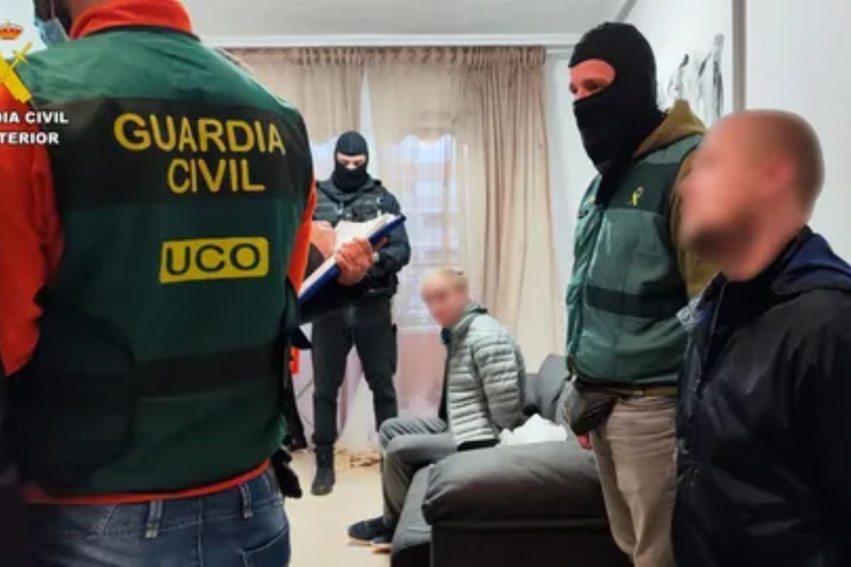 В Испании, в провинции Аликанте, Гражданская гвардия задержала пятерых граждан Украины за серию из более чем 40 ограблений жилья