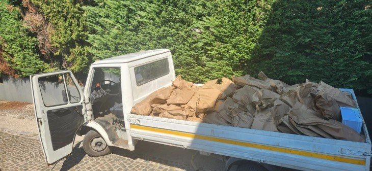 Хакерская банда. В пригороде Подгорицы накрыли подпольный IT-центр, где находились более 50 иностранцев, сотни цифровых устройств и крупная сумма наличных