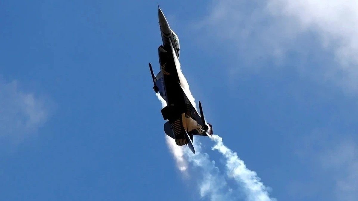 Румыния подняла истребители F-16 у границы с Украиной из-за группы дронов