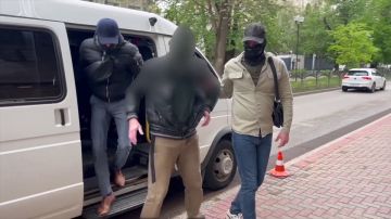 Жителя Крыма задержали за передачу СБУ данных о военных объектах и ПВО