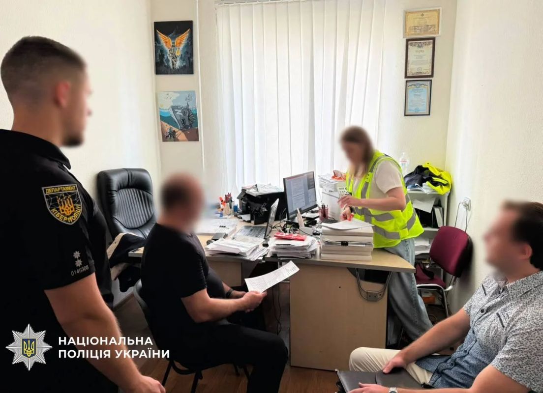 #украина_под_микроскопом: украинский педофил оказался экс-сотрудником конституционного суда